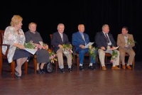 Hana Hortová together with the awarded personalities of Slaný in 2006
