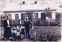 Rodina manželky (Žitní) v Teremnu na Volyni, cca 1939