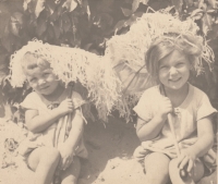 Dejmal sisters Dagmar and Erna around 1935