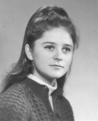 Libuše, younger sister of Anděla Bečicová, year 1966 