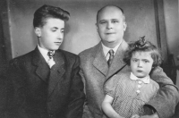 Grandfather Albert Wurst with his children, Petr Kolář’s father Josef Kolář (L) and aunt Zdena Wurstová (R), 1954