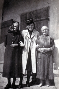 Stanislav Navrátil's grandmother Cecílie (on the left) / about the 1950s
