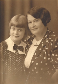 Hana Ženíšková with her mother