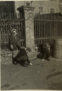 Children in Karlov, the 40s