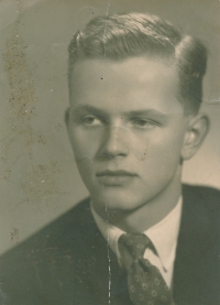 Samuel Machek’s high school graduation photo, 1951
