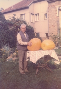 Helena Pletichová - father Josef Černý 1988 (80 years old)
