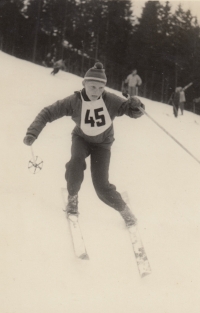 Jaromír Rychtr at the races in Špindlerův Mlýn, 1956/1957