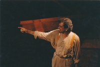 Josef Štágr in the Evita musical, 1998–2000