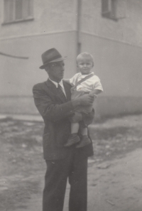 Ladislav Novák with his dad František in 1951