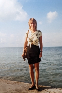 Iveta Clarke by the sea