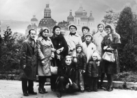 With dissident friends and their children near the Vydubytsky Monastery (from left to right: Yevhen Proniuk, Valentyna Stus, me, Leonida Svitlychna, Luda Lytovchenko, Mykhaylyna Kotsiubynska; far right: Svitlana Badziou)