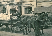 A photo on the cart of his father, Dmytro Gudz (born in 1910), on Kleparivska Street near the Brewery, Lviv, 1943.