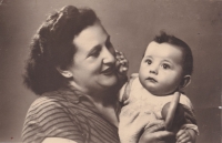 Alexandra Strnadová (Sášeňka) with her mother, Ella, 1950 

