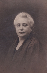 Heinriette (Jindřiška) Náglová, witness' great-grandmother - her grandmother Ida's mother. She died in Štěpánovice during the war 

