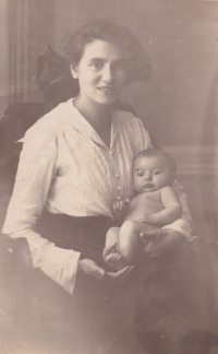 Vlasta Náglová, née Nettlová, her great-uncle F.M. Nágl's wife with her daughter, Věra 
