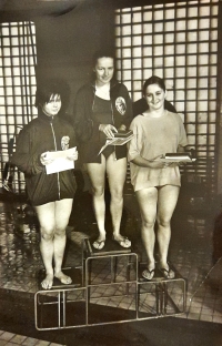 Marie Poláková (on right) at diving competitions in 1965/1966