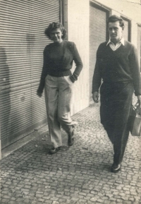 Bohumil Homola s manželkou, Žampach, 1949