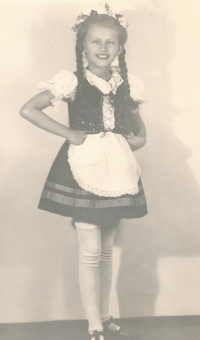 Hana Landová wearing a costume before a concert of the Kühn Children’s Choir
