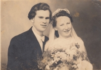 Parents' wedding photo, 1947