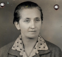Hedvika Pešáková, mother of the witness