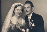 Svatební foto Hedviky Šiškové, 1952