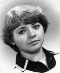 1984 - Ellina Shnurko, a photo from her high school graduation album