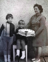 Anna Lakomá s dcerami, 70. léta