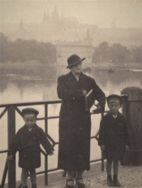 Ctirad (pictured right) and Josef Mašín with their mum in Prague, 1935