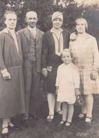 Granparents Kraus (mother's side), mother and her sisters