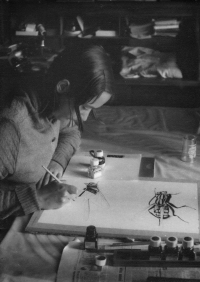 Vlasta Matoušová working in her studio, the 1980s