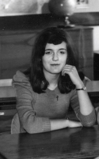 Zuzana Vytlačilová at the grammar school in 1974