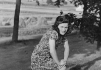 Matka pamětnice Miluška, roz. Volfová, na snímku z roku 1946