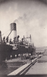 Embarkation in Vladivostok on 8 June 1920
