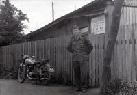 Karel Pyško jako voják / Stonava / začátek padesátých let