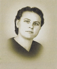 Portrét matky Karla Pyška Amálie Pyškové (1913-1989) / podle fotografie nakreslil bratr pamětníka Jindřich Pyško