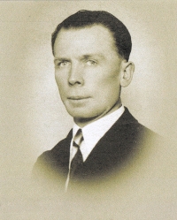 Otec Karla Pyška Pavel Pyško (1906-1945) / podle fotografie nakreslil bratr pamětníka Jindřich Pyško