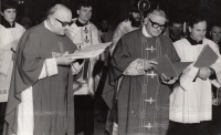 The consecration of bells in Olomouc Cathedral. Josef Šich on the right, next to him Bishop Josef Vrana, 1985