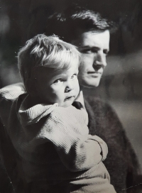 Josef Parlesák se svým prvorozeným synem Alexandrem 