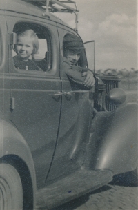 Jiřina Pěčová with her father, 1940s 