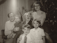 Jana Drahokoupilová with her husband and children Martina, Pavel and Jiří during Christmas, the 1970s