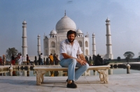 Josef Parlesák díky práci hodně cestoval, na snímku u Tadž Mahalu v Indii