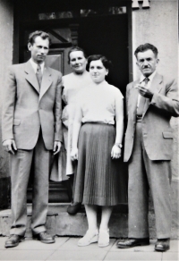 Marta Mezerová with her parents and Leopold Färber