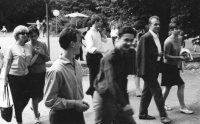 With the People´s Art School in Bautzen, 1966, Jiří Němeček in the back in a white shirt, second from the left Mrs. Hercíková
