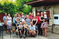 Family photo of the 80th birthday celebration of Marta Mezerová, 2021