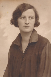 Hana Hlaváčková - Her grandmother Karole Sláviková, the 1910s