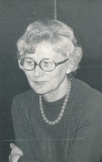 Hana Hlaváčková - Her mother Taťána Urbanová, 1979