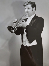 Jaroslav Zíma coby hráč na trubku v Západočeském symfonickém orchestru, 1973