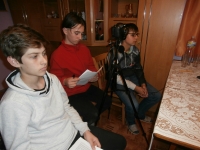 Žáci ZŠ Červená Voda při natáčení rozhovoru s Miladou Pavelkovou, 9. listopad 2021