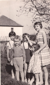 Maria Šimánková's children with a visit from Germany, 1964