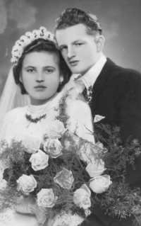 Oldest brother Miloš Janáček in a wedding photo with wife Ludmila, December 1944